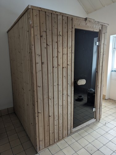 Flat pack sauna with burner - pack,